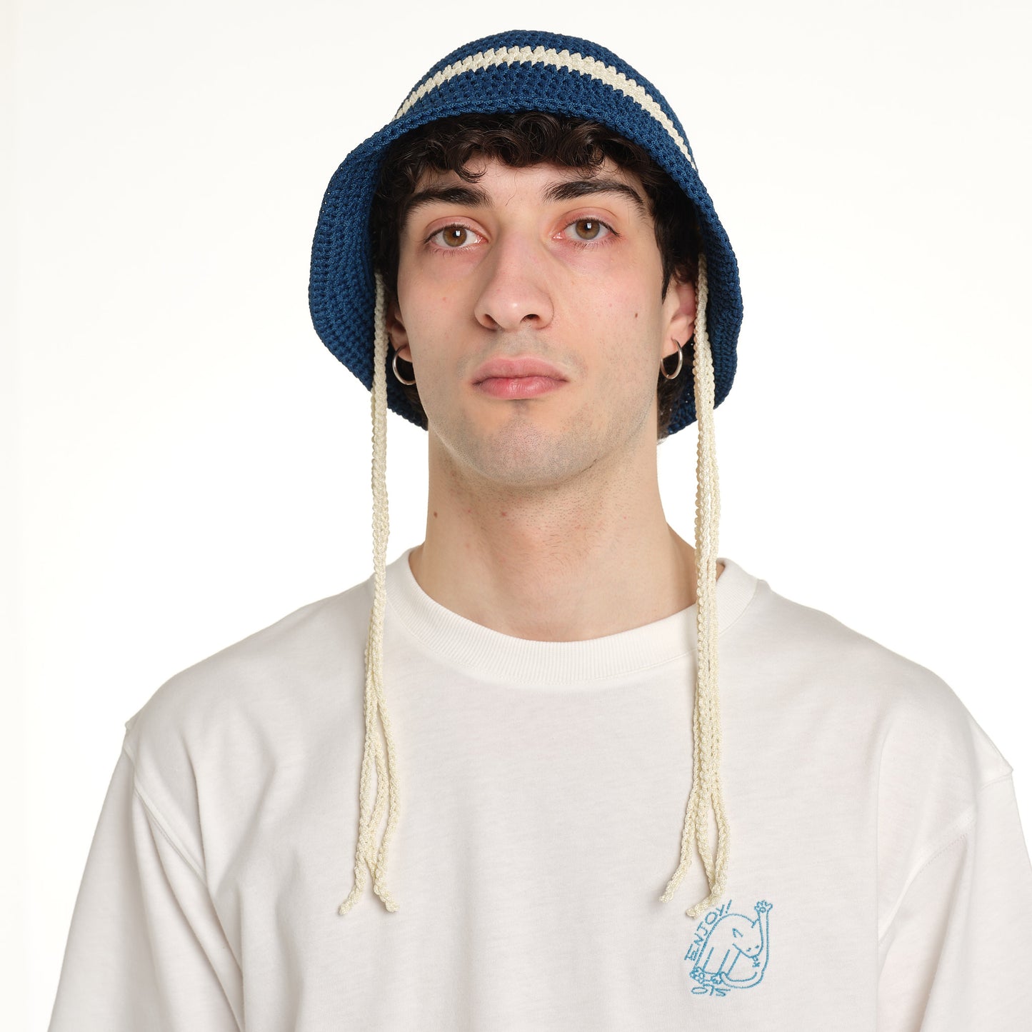 CROCHET BUCKET HAT BLU-WHITE