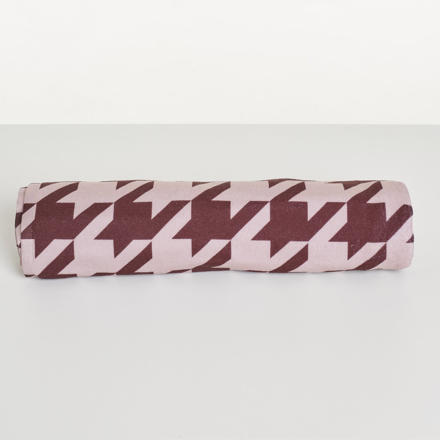 HOUNDSTOOTH BEACH TOWEL